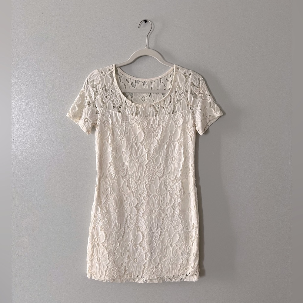 Hollister lace dress in a small
